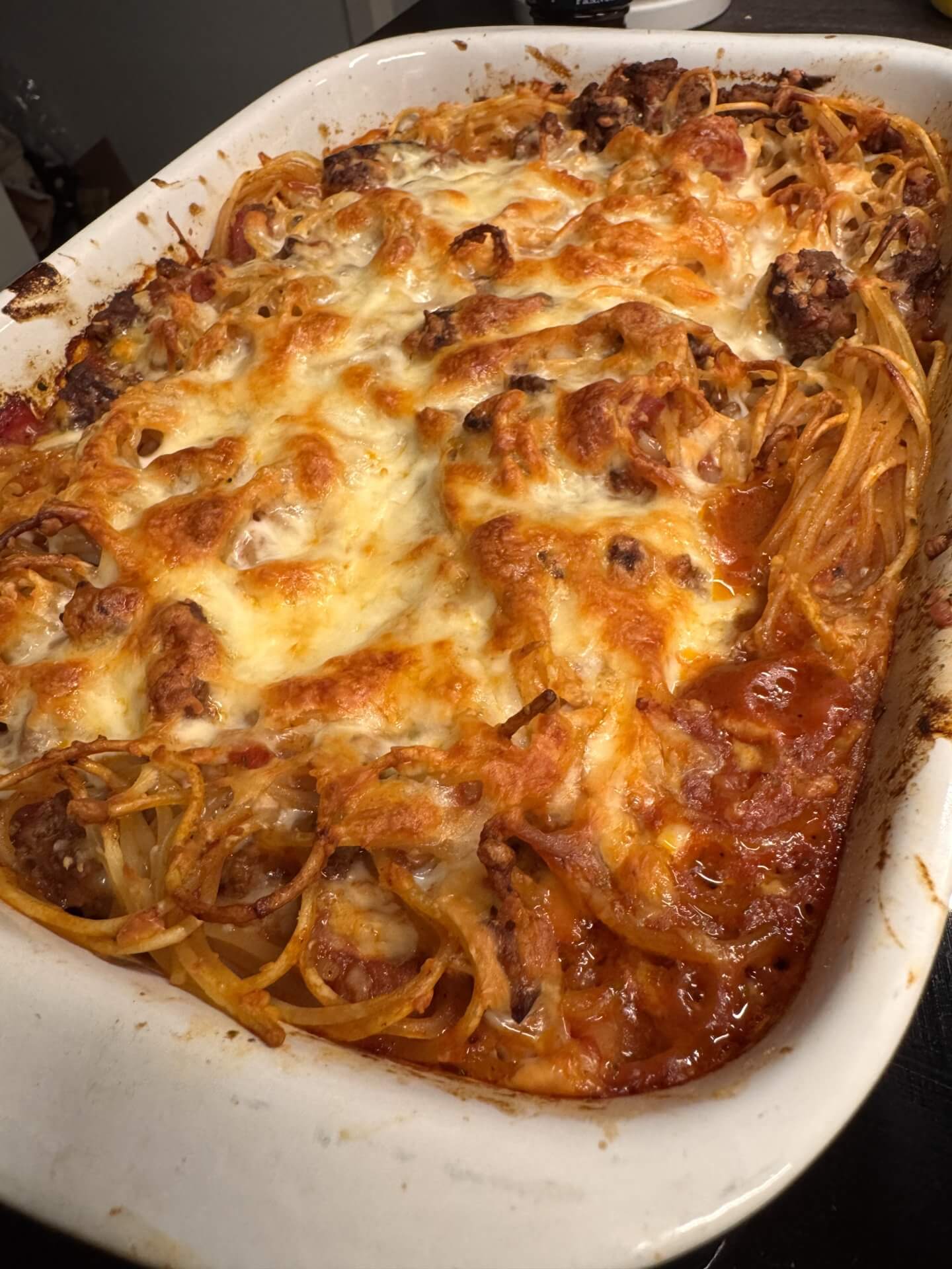 Juustoinen spagettivuoka